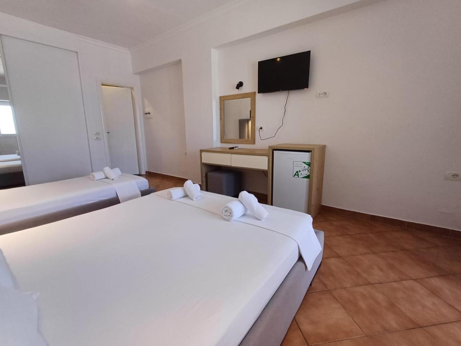 Velco Bb Bed & Breakfast Himare